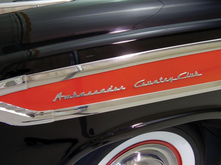 Детали экстерьера Nash Ambassador Custom Country Club Hardtop 1957 года  (фото 2 из 7)